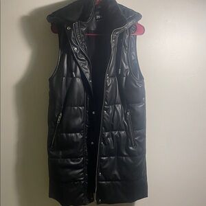 Zara Women's Sleek Black Quilted Vest